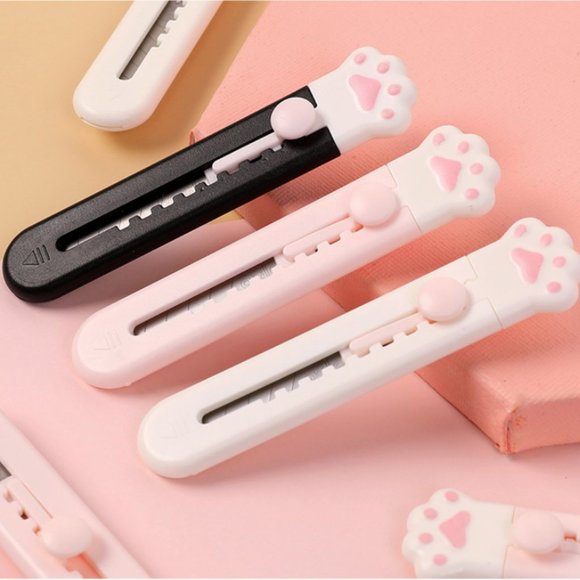 Cat Paw Portable Utility Knife - Picture 2 of 7